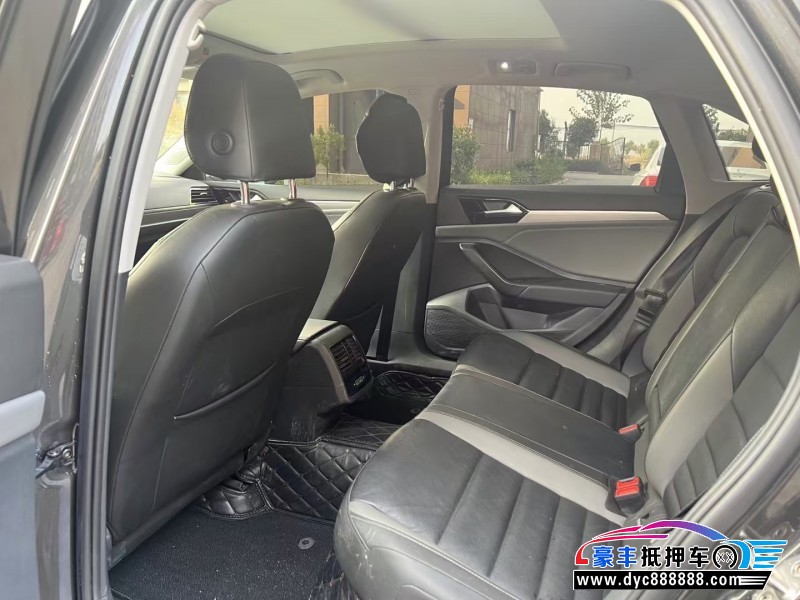 22年大众迈腾轿车抵押车出售