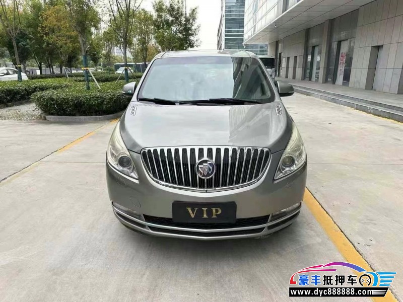 13年别克GL8轿车抵押车出售