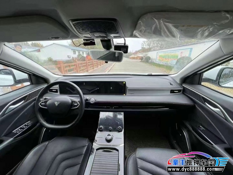 23年哪吒U轿车抵押车出售