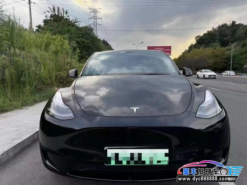 抵押车出售23年特斯拉Model Y轿车