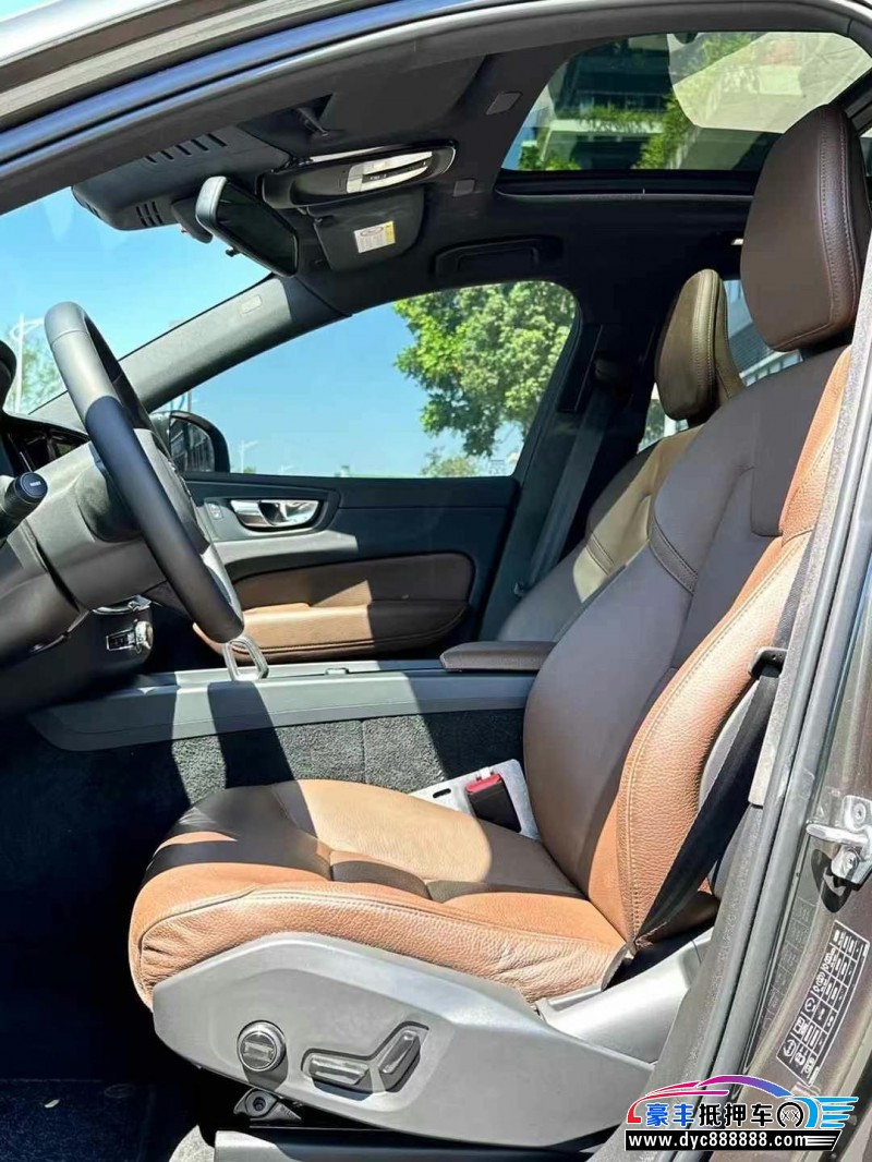 22年沃尔沃XC60轿车抵押车出售