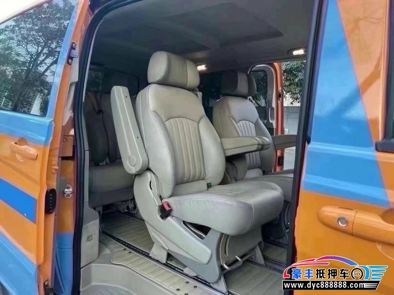 14年奔驰唯雅诺轿车抵押车出售