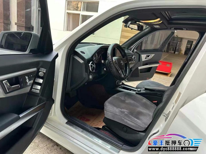 15年奔驰GLK轿车抵押车出售