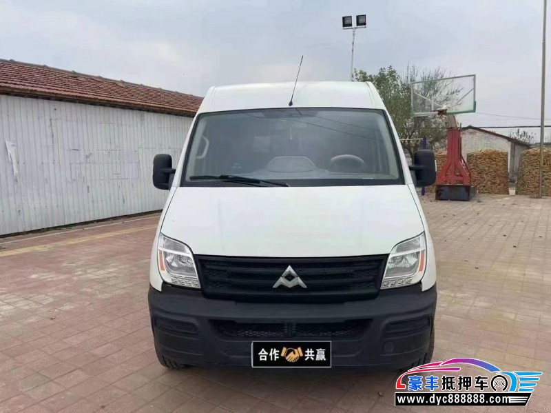 13年上汽大通V80轿车抵押车出售