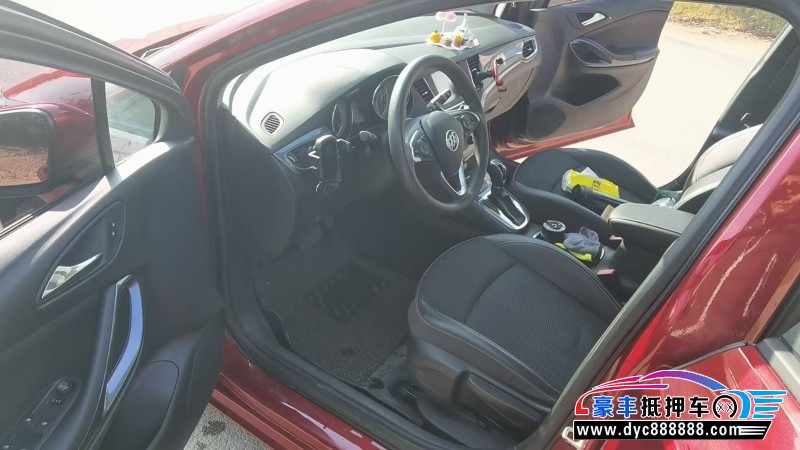 17年别克威朗轿车抵押车出售