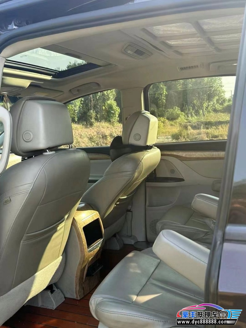 18年别克GL8轿车抵押车出售