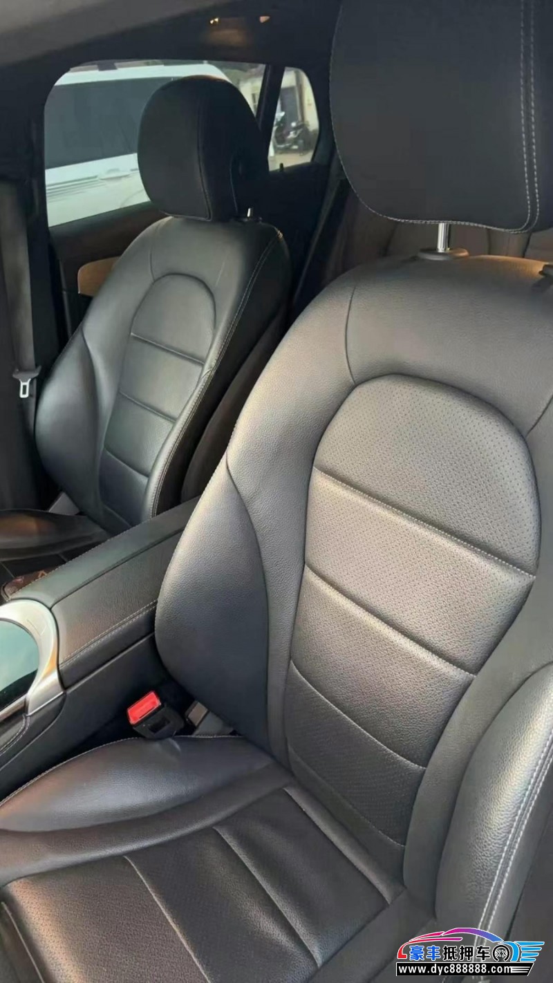 20年奔驰GLC轿车抵押车出售