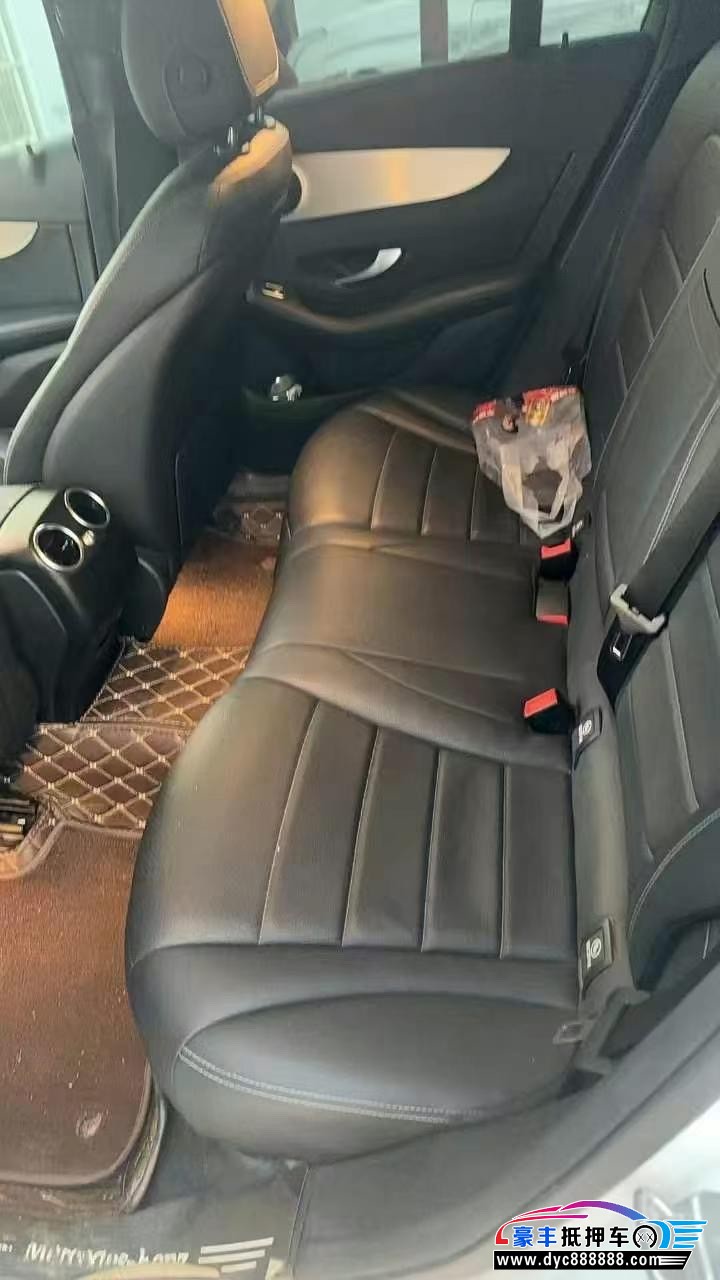 20年奔驰GLC轿车抵押车出售