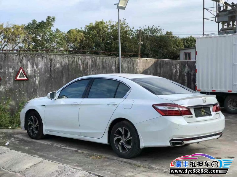 16年本田雅阁轿车抵押车出售