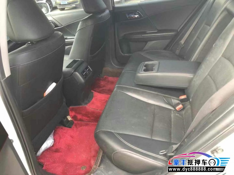 16年本田雅阁轿车抵押车出售