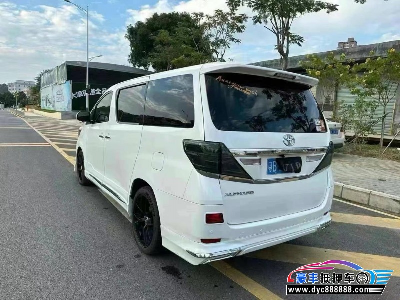 13年丰田埃尔法轿车抵押车出售