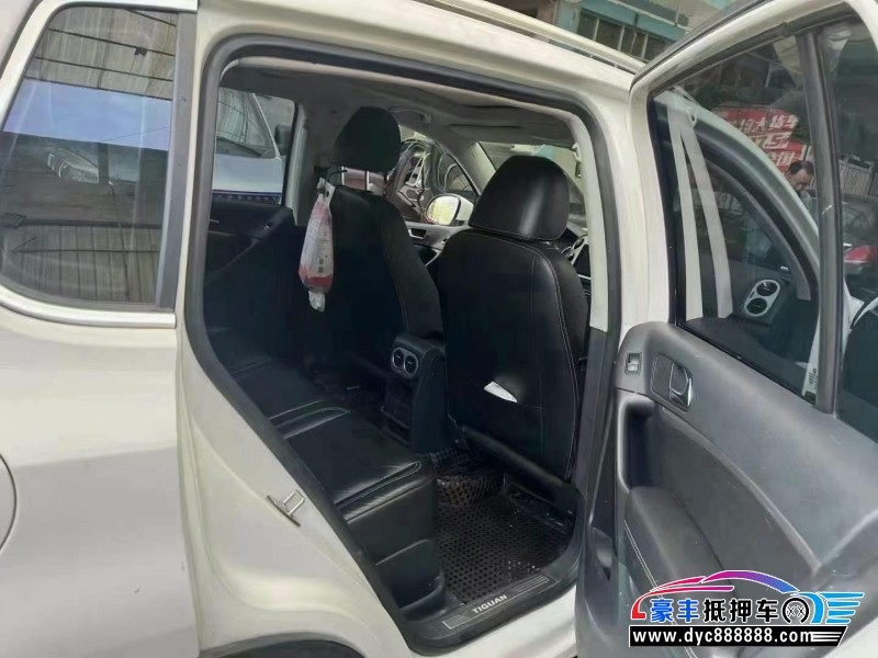 16年大众途观轿车抵押车出售