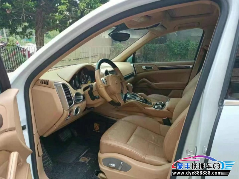 13年保时捷卡宴轿车抵押车出售