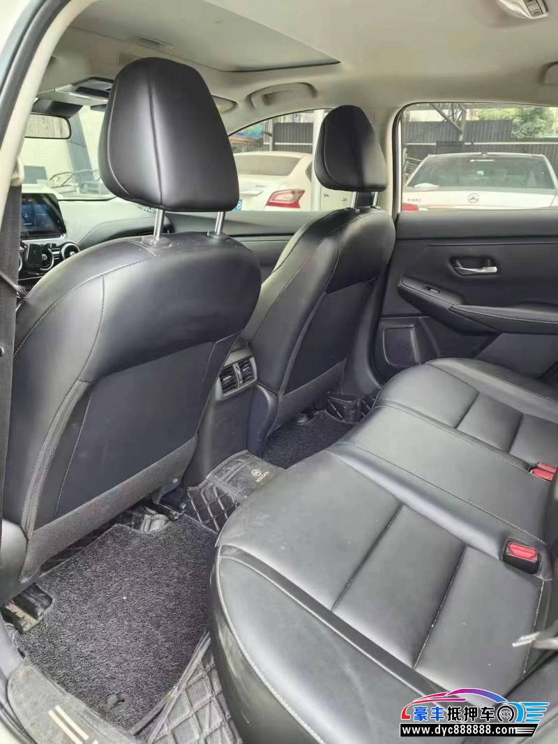 22年日产轩逸轿车抵押车出售