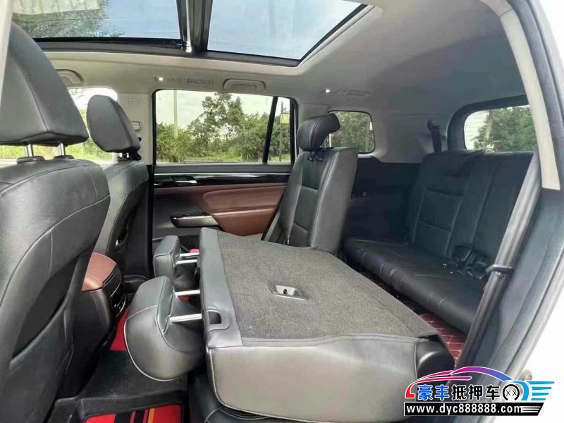 17年传祺GS8轿车抵押车出售