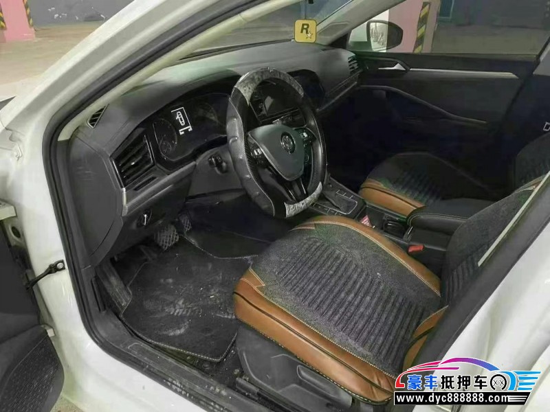 20年大众速腾轿车抵押车出售