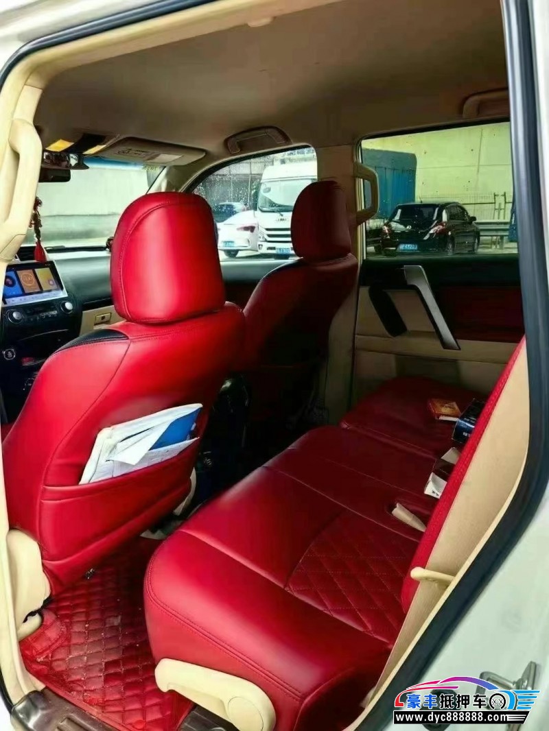 17年丰田普拉多（霸道）轿车抵押车出售