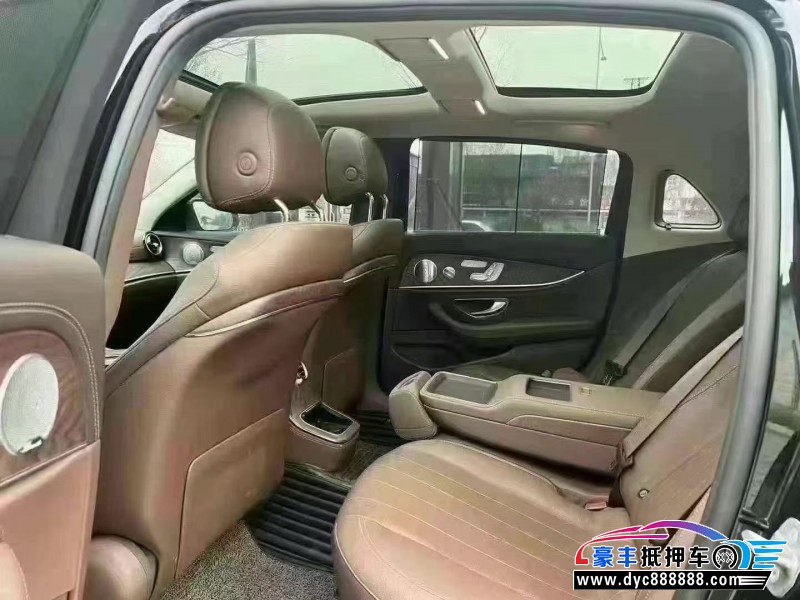 20年奔驰E轿车抵押车出售