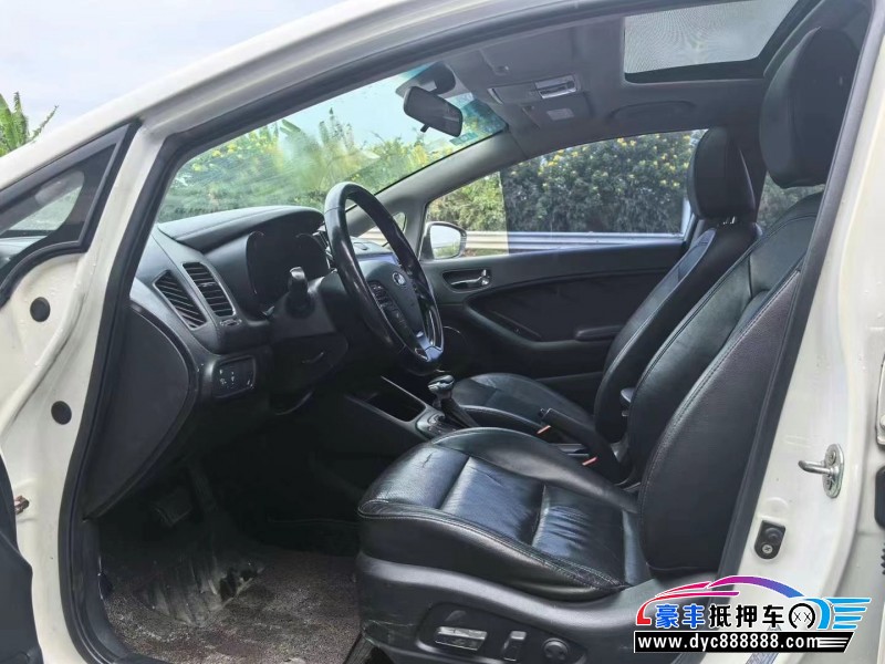 13年起亚K3轿车抵押车出售