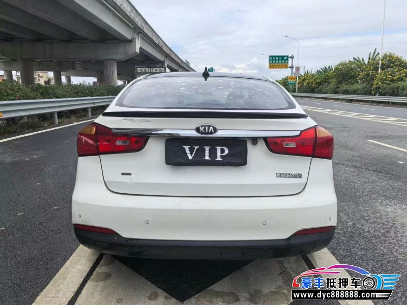 13年起亚K3轿车抵押车出售