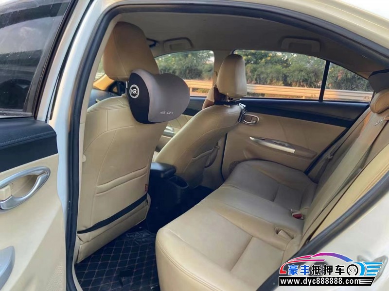 17年丰田YARiS L 致享轿车抵押车出售