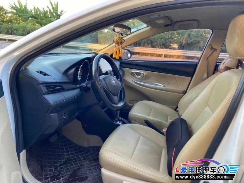 17年丰田YARiS L 致享轿车抵押车出售