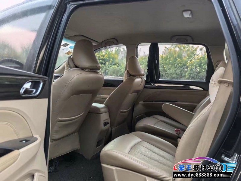 17年宝骏730轿车抵押车出售