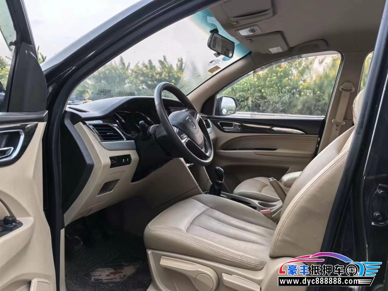 17年宝骏730轿车抵押车出售