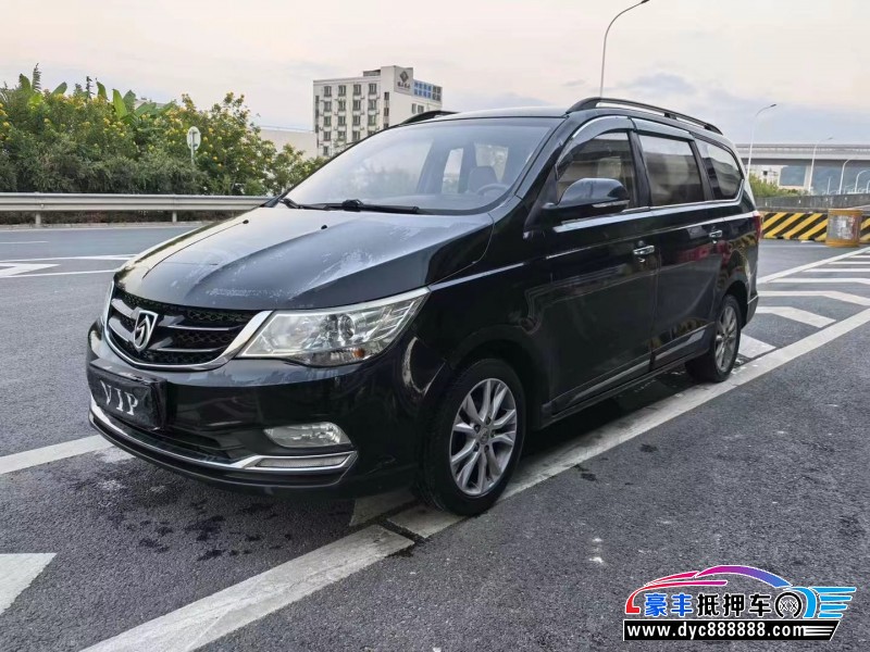 17年宝骏730轿车抵押车出售