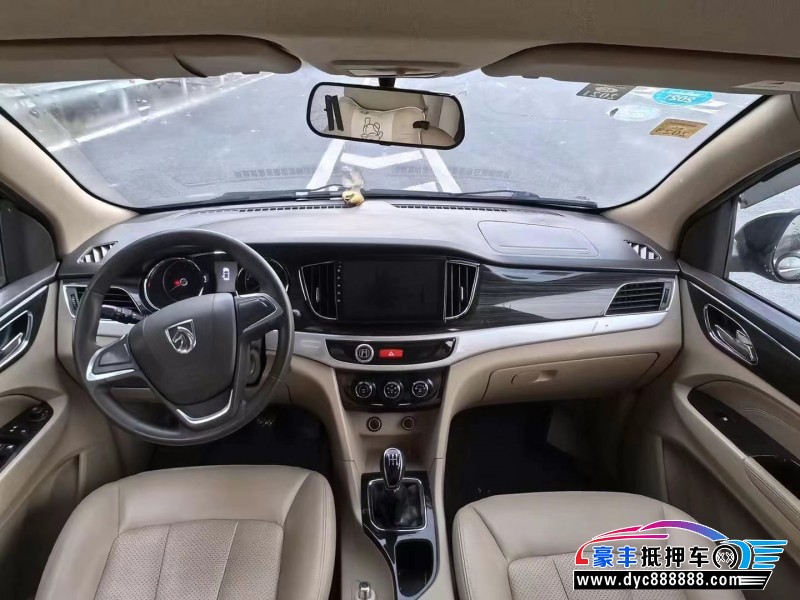 17年宝骏730轿车抵押车出售