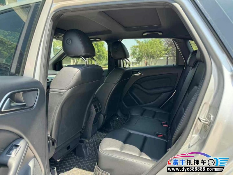 18年奔驰B轿车抵押车出售