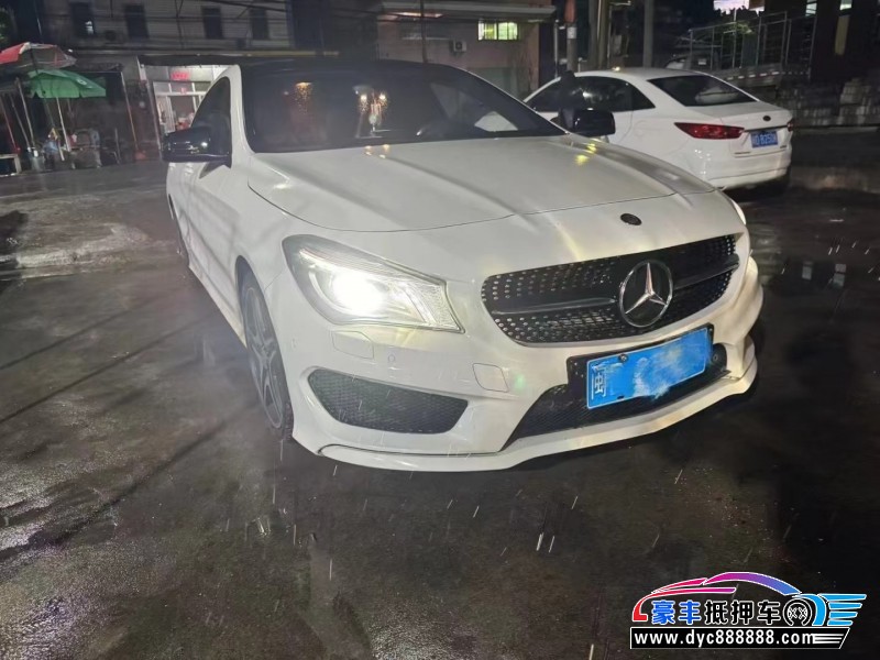 14年奔驰CLA轿车抵押车出售