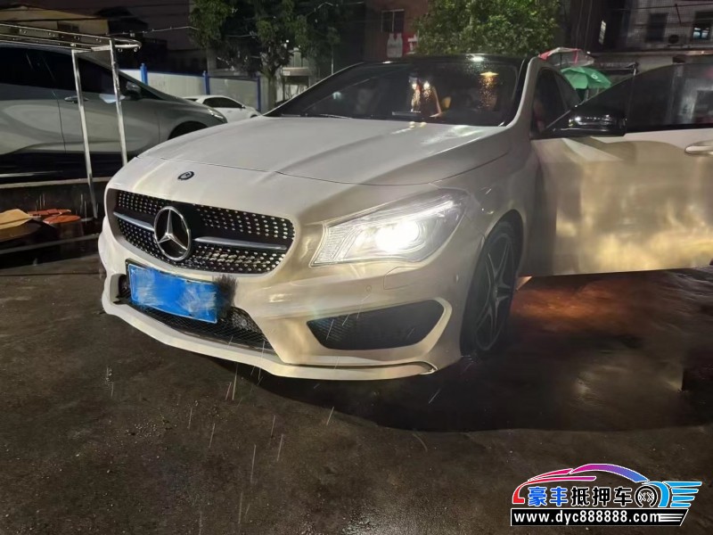 14年奔驰CLA轿车抵押车出售