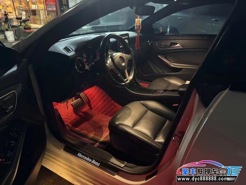 14年奔驰CLA轿车抵押车出售