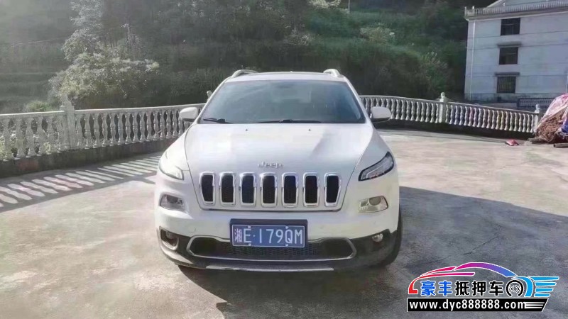 16年Jeep自由光轿车抵押车出售