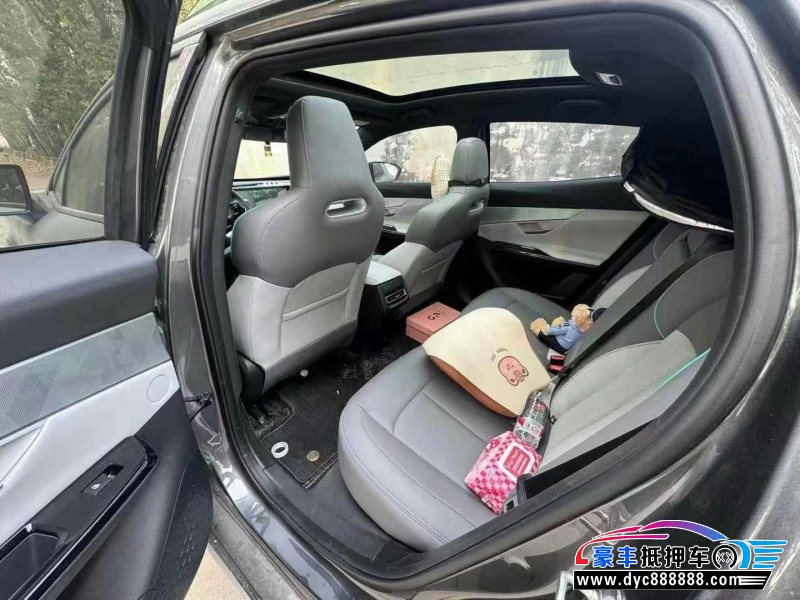 23年长安长安UNI轿车抵押车出售