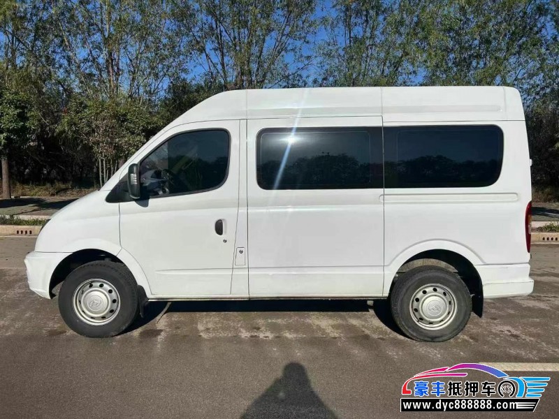 24年上汽大通V80轿车抵押车出售