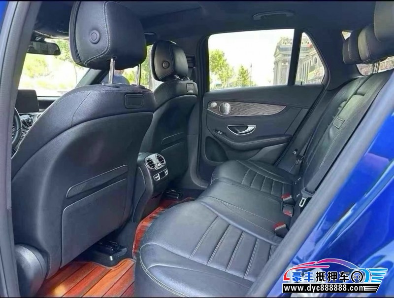 18年奔驰GLC轿车抵押车出售