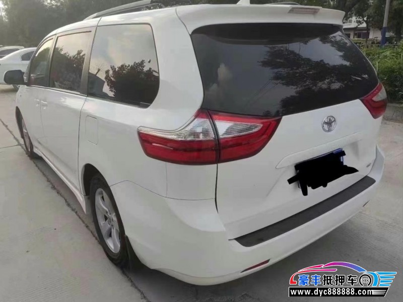 18年丰田塞纳轿车抵押车出售