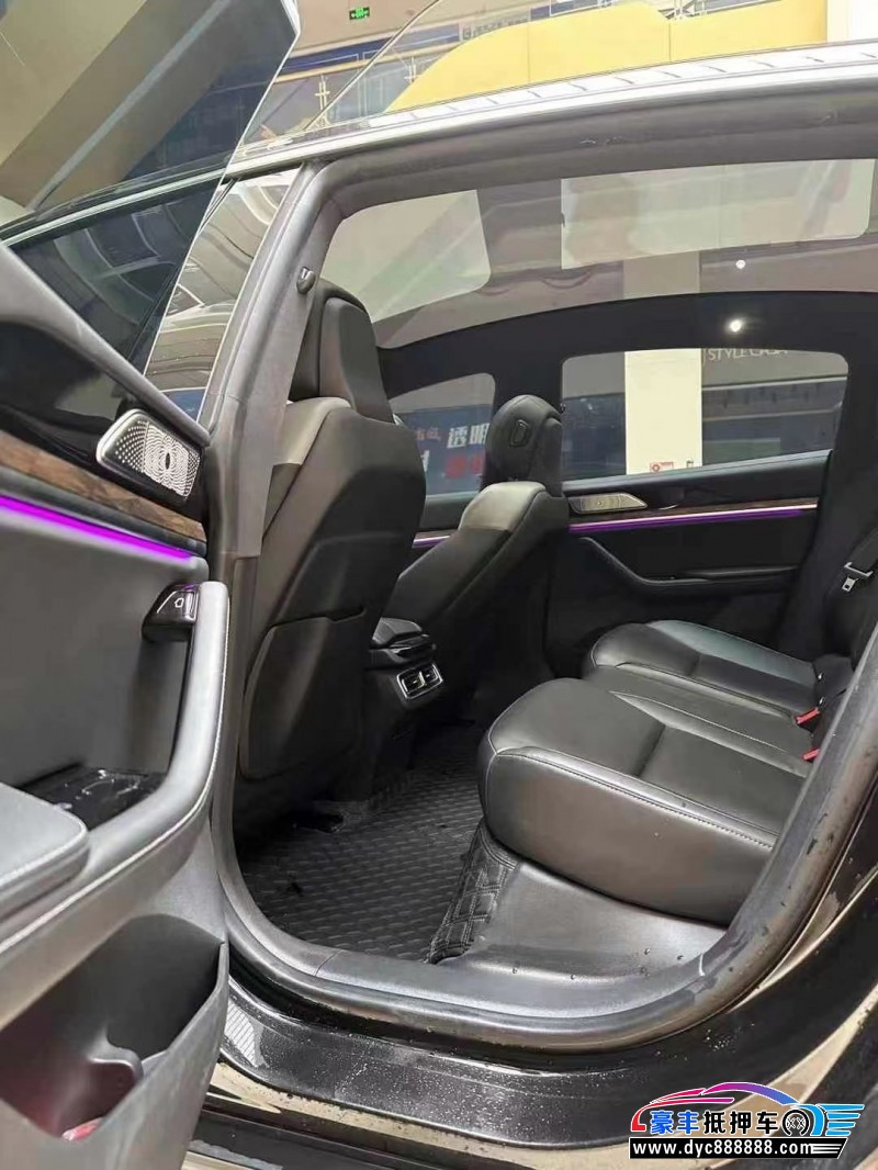 23年哪吒S轿车抵押车出售