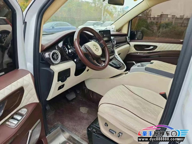 20年奔驰威霆轿车抵押车出售