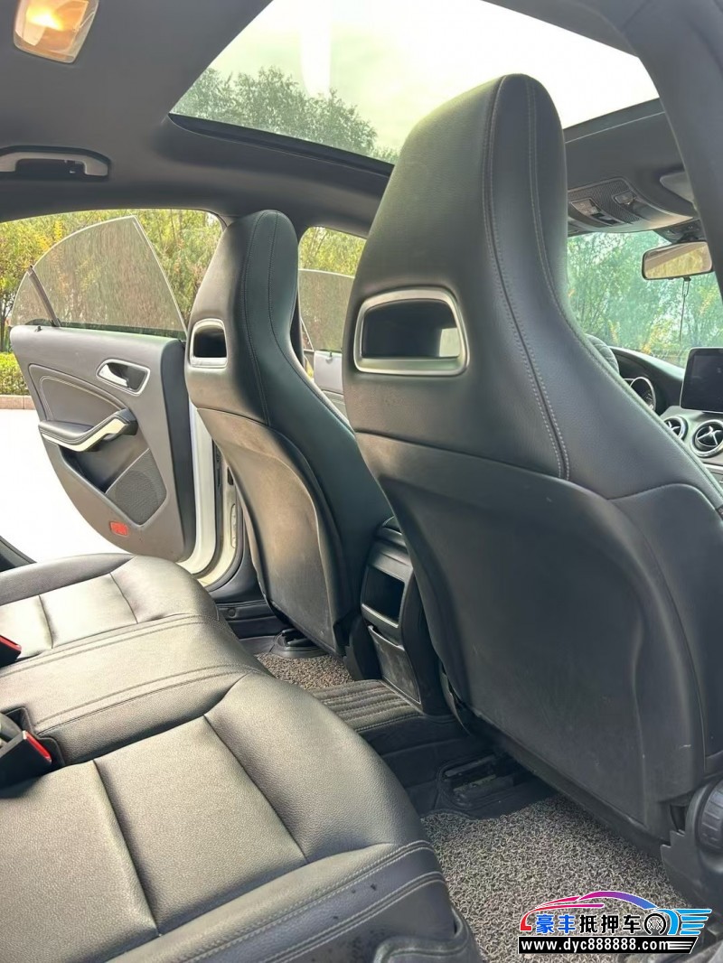 18年奔驰CLA轿车抵押车出售