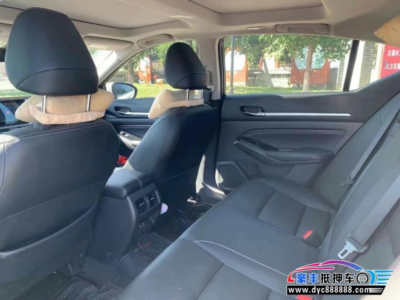 22年日产天籁轿车抵押车出售