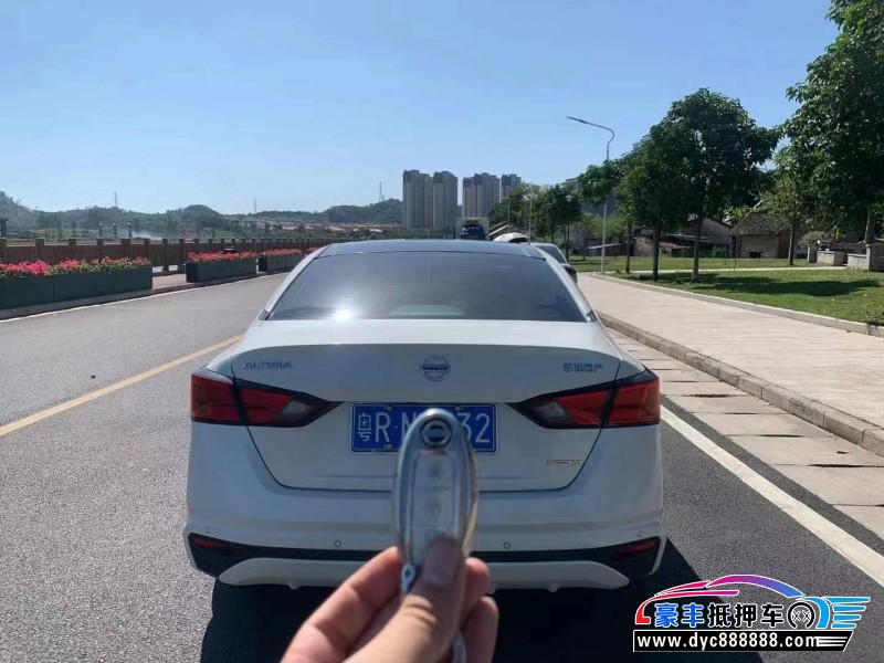 22年日产天籁轿车抵押车出售