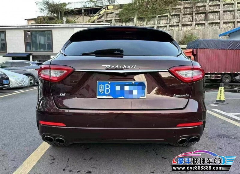 18年玛莎拉蒂莱万特轿车抵押车出售