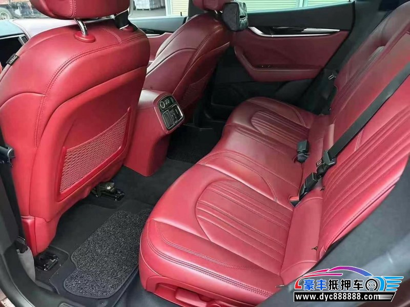 18年玛莎拉蒂莱万特轿车抵押车出售