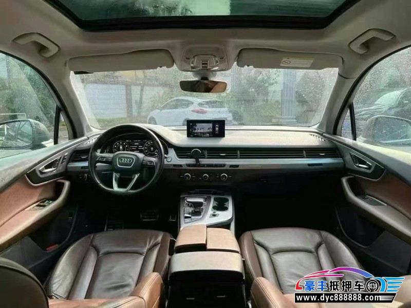 17年奥迪Q7轿车抵押车出售