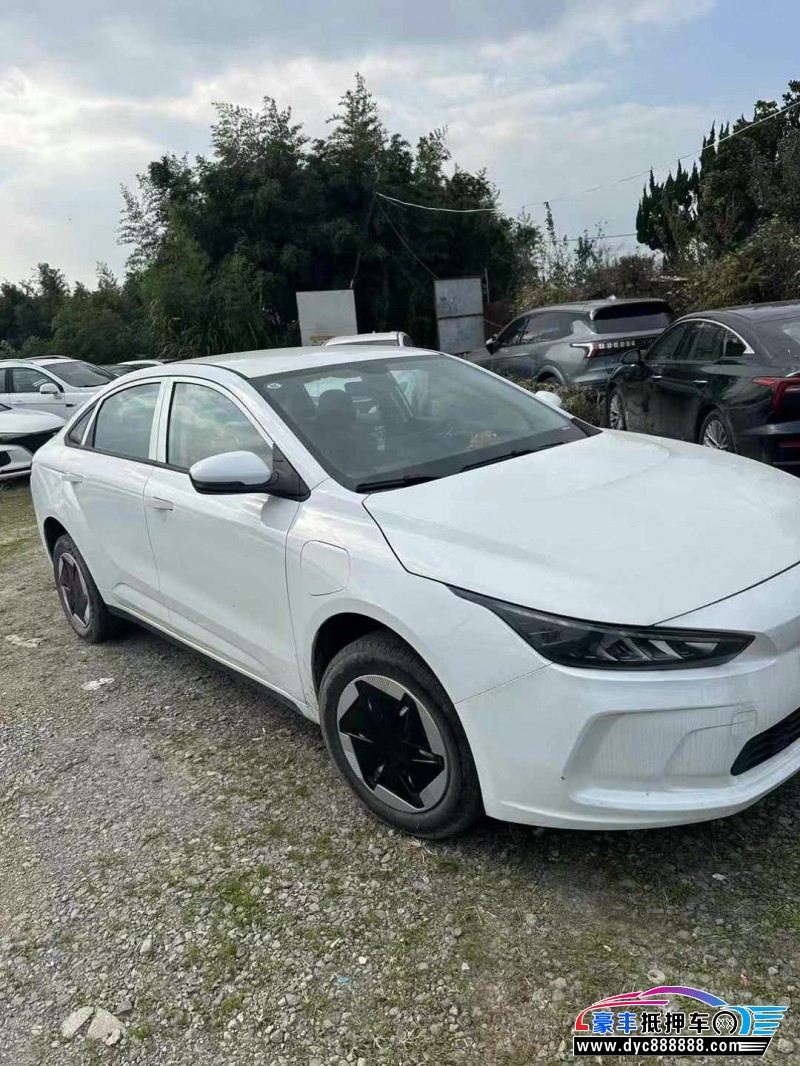 24年吉利几何轿车抵押车出售