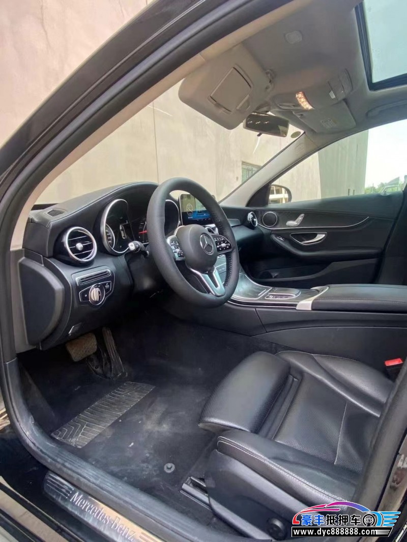 19年奔驰C轿车抵押车出售