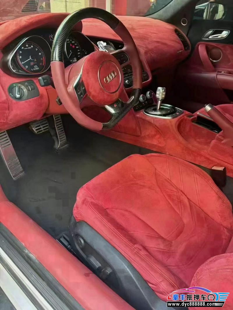 14年奥迪R8轿车抵押车出售